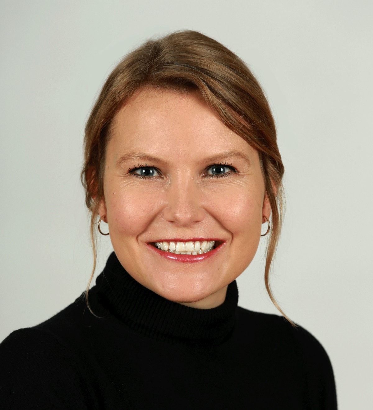 Dr.  Gabriela Debrunner